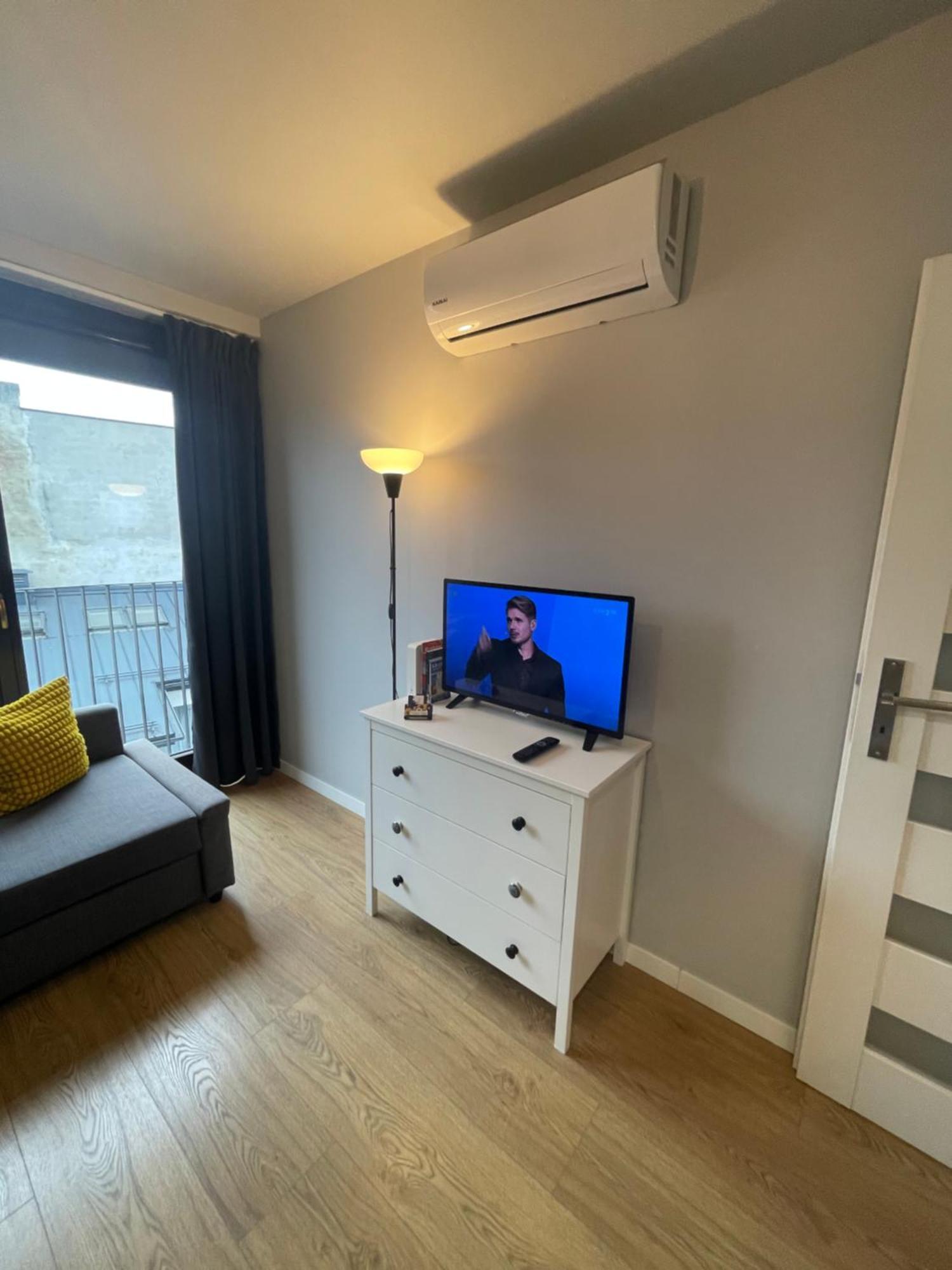Sunflower Apartment Old Town คราคูฟ ภายนอก รูปภาพ